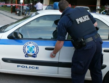 Σε εξέλιξη επιχείρηση της ΕΛ.ΑΣ για υπόθεση που αφορά διακίνηση όπλων